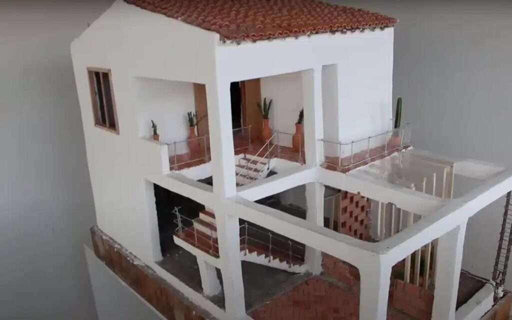 Building a Miniature House Using real Materials: A YouTuber’s Amazing Project